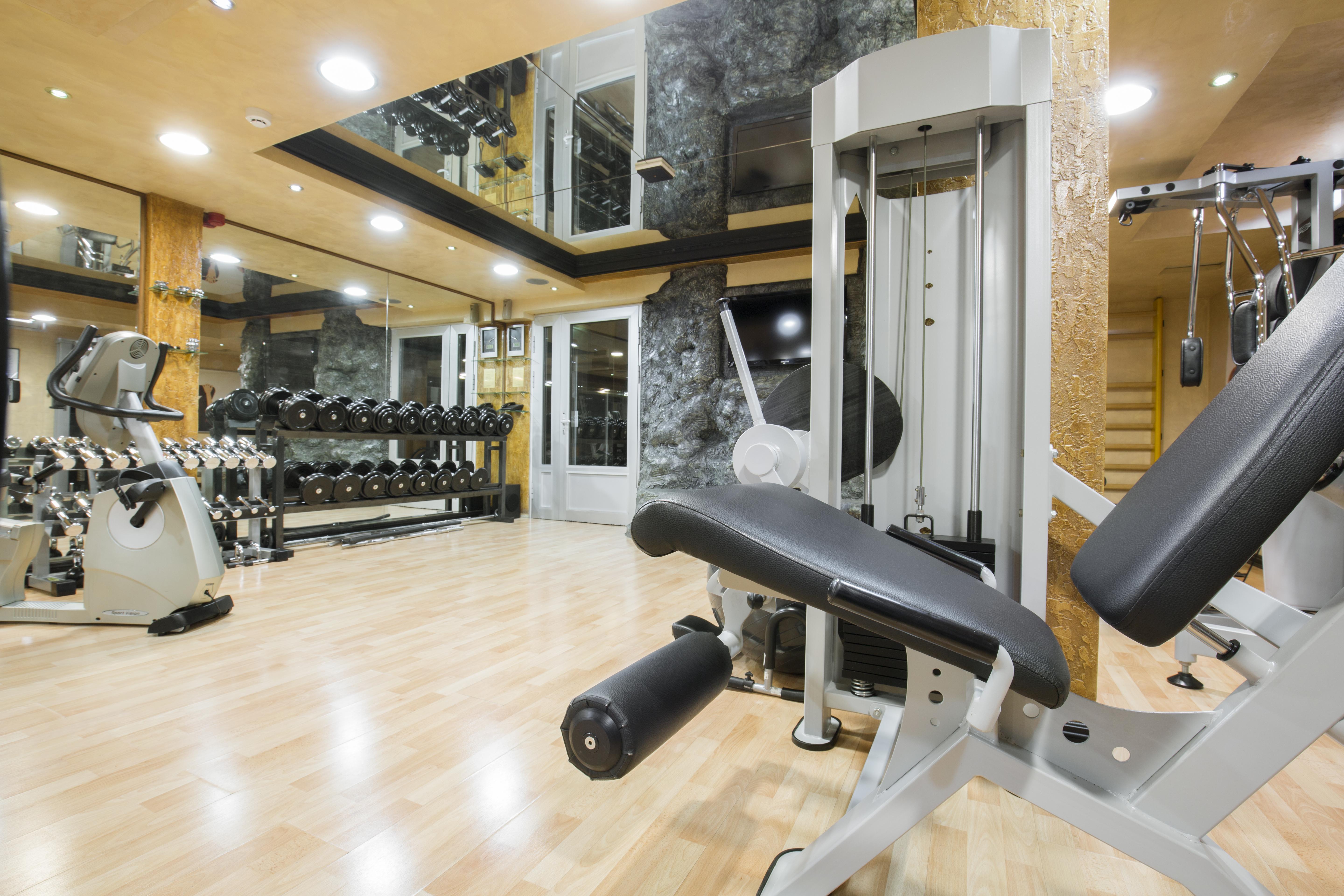 Prezident Hotel Novi Sad Extérieur photo A modern gym